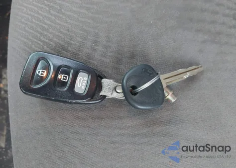 2016 Hyundai Elantra Se z USA, uszkodzony, nr VIN 5NPDH4AE0GH688736